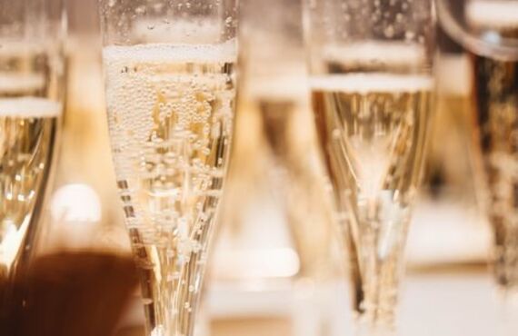 神戸のバーでシャンパンを飲むならHEAIRTがおすすめです！