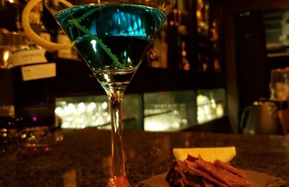 神戸三宮駅のBARで女子会が楽しめるHEAIRT