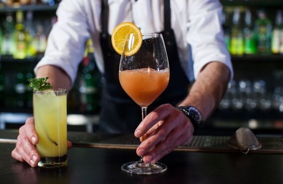 神戸のBARでノンアルも充実して楽しめるHEAIRTは落ち着く店内